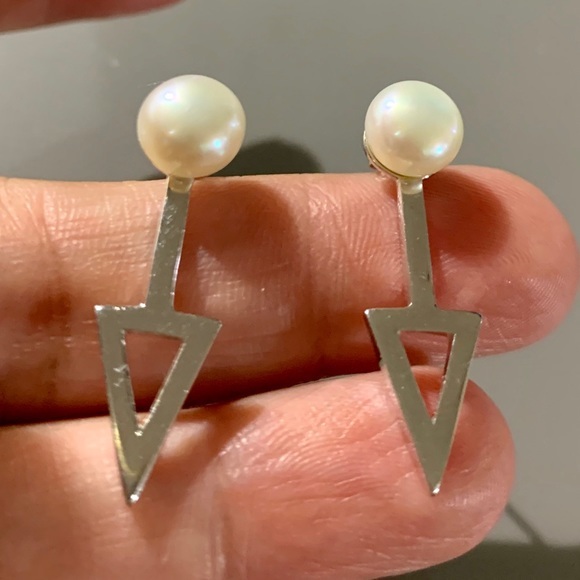 Splendid Pearls Silver Drop Triangle Earrings - Picture 5 of 11